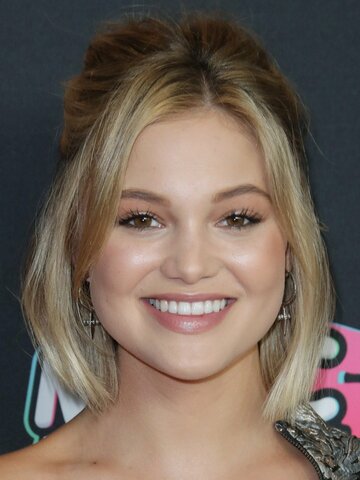Olivia Holt Headshot