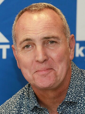 Arnold Vosloo Headshot