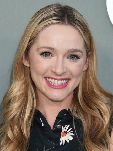 Greer Grammer Headshot