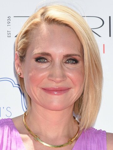 Andrea Canning Headshot