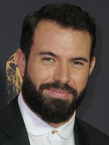 Tom Cullen Headshot
