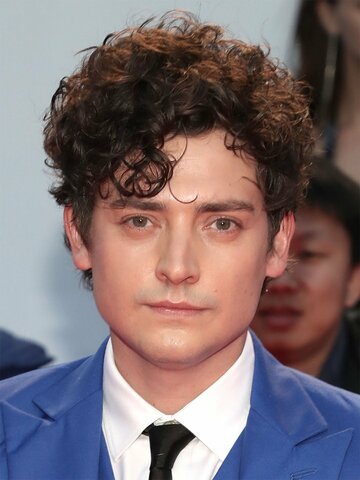 Aneurin Barnard Headshot