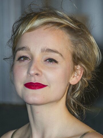 Olivia Vinall Headshot