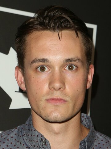 Tom Stevens Headshot