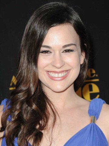Rachel Hendrix Headshot