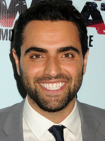 Farshad Farahat Headshot