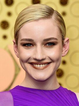 Julia Garner
