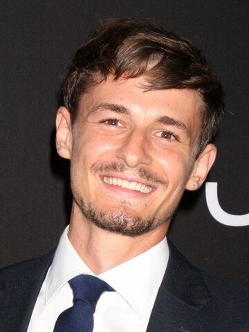 Giles Matthey Headshot