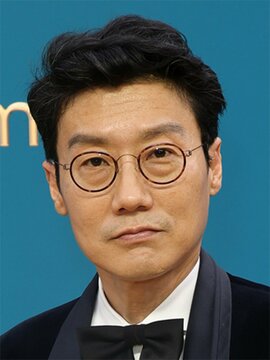 Hwang Dong-hyuk Headshot