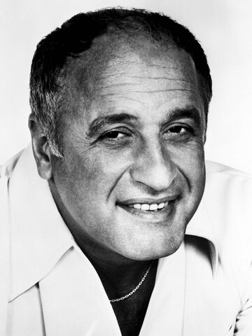 Vic Tayback Headshot