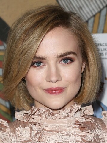 Maddie Hasson Headshot
