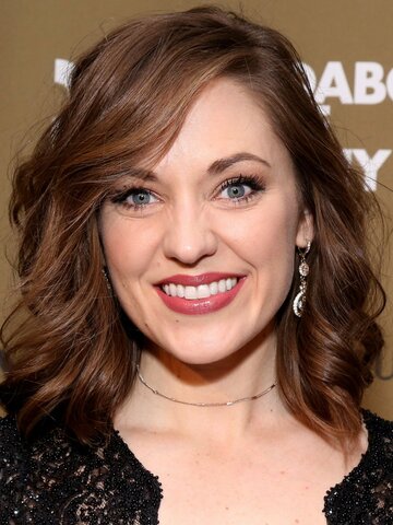 Laura Osnes Headshot