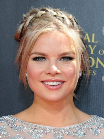 Kelli Goss Headshot