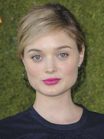 Bella Heathcote Headshot