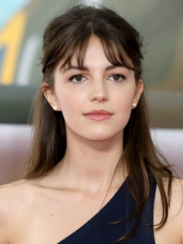 Ella Hunt Headshot