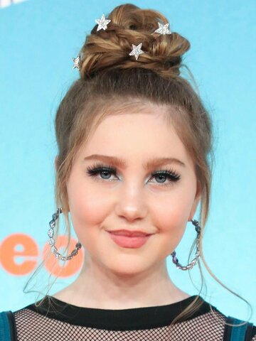 Ella Anderson Headshot