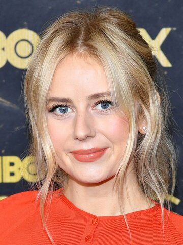 Justine Lupe Headshot