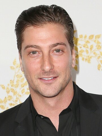 Daniel Lissing Headshot