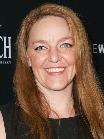 Kerry Cahill Headshot