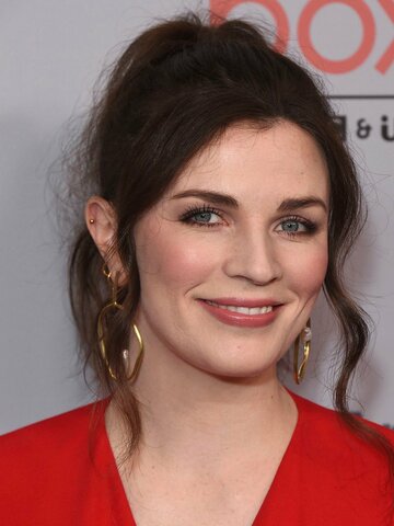 Aisling Bea Headshot