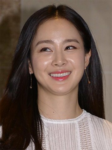 Kim Tae-hee Headshot
