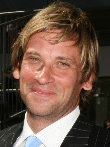 Roger Howarth Headshot