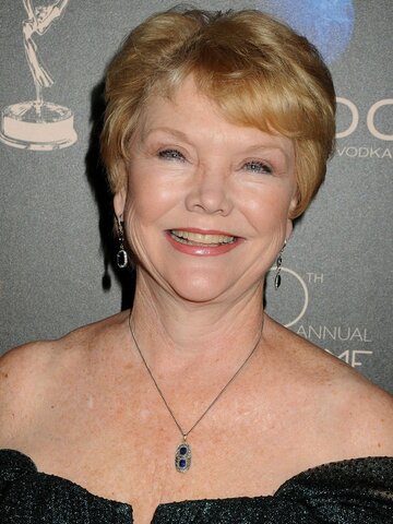 Erika Slezak Headshot