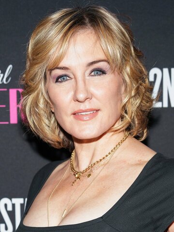 Amy Carlson Headshot