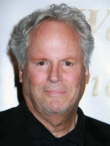 Cliff De Young Headshot