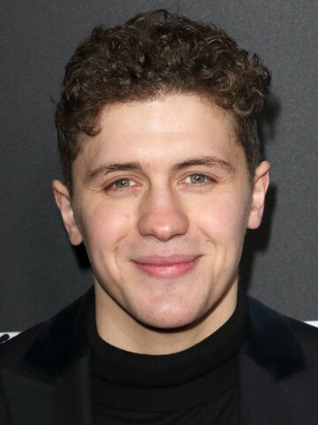 Dylan Llewellyn Headshot
