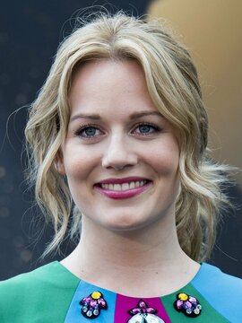 Cara Theobold