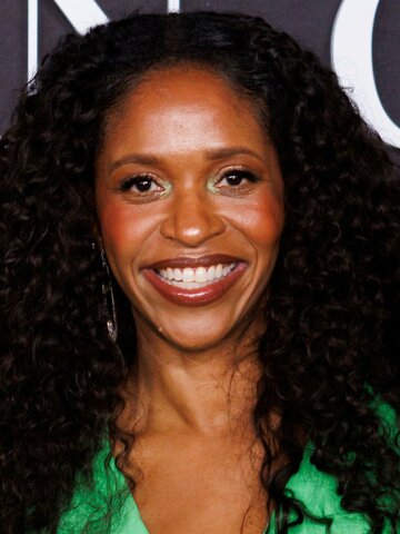 Merrin Dungey Headshot