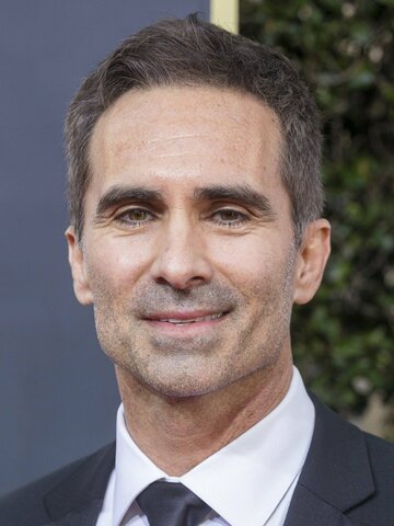 Nestor Carbonell Headshot