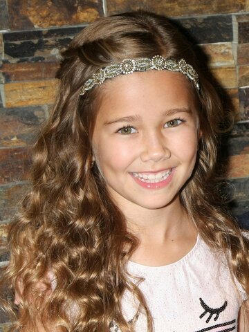 Brooklyn Rae Silzer Headshot