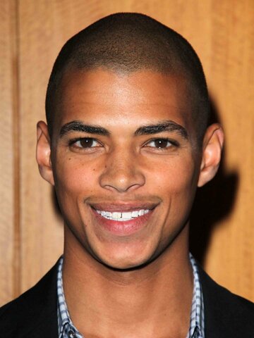Delon de Metz Headshot