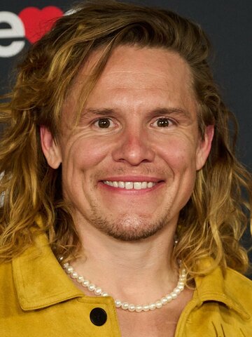 Tony Cavalero Headshot