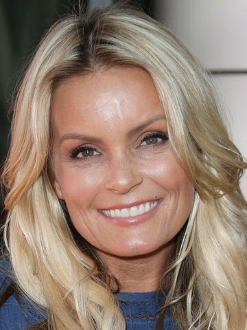 Kelly Packard Headshot
