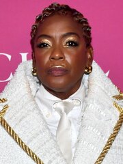 Aunjanue Ellis