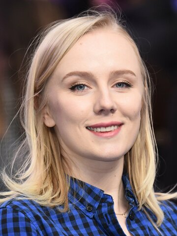 Alexa Davies Headshot
