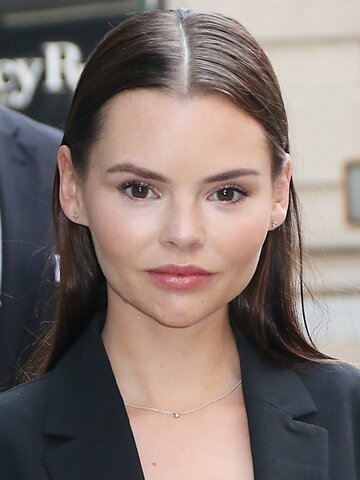Eline Powell Headshot