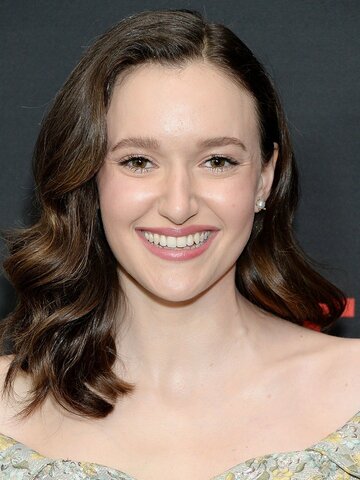 Olivia Nikkanen Headshot