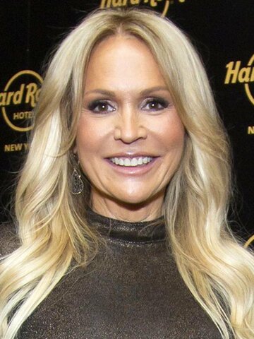 Barbara Alyn Woods Headshot