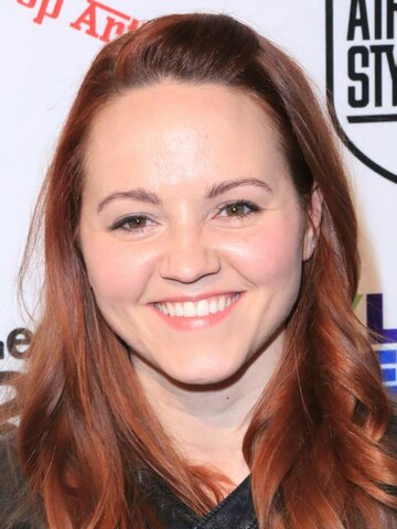 Chelsea Alden Headshot