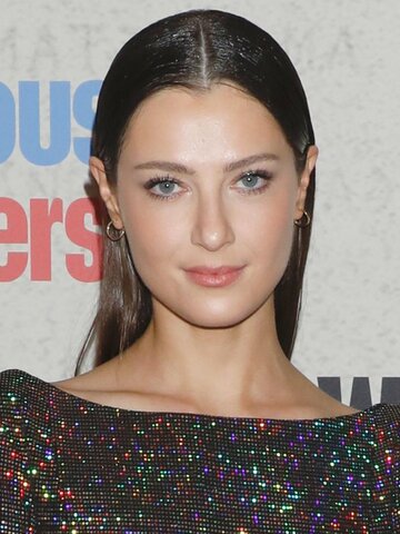 Zoe Levin Headshot