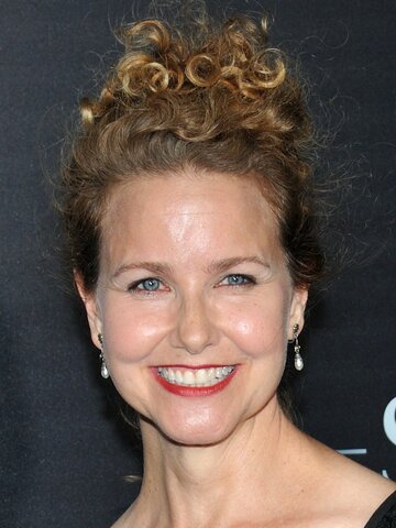 Molly Hagan Headshot