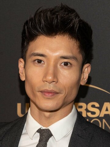 Manny Jacinto Headshot