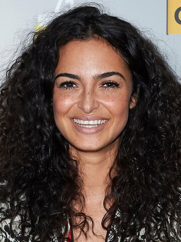 Anna Shaffer Headshot
