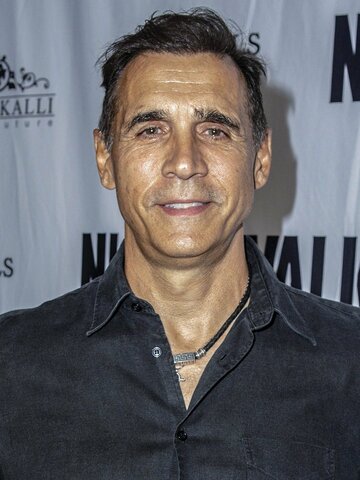 Adrian Paul Headshot