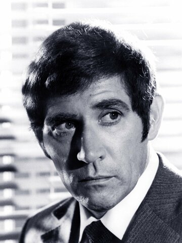 Frank Finlay Headshot