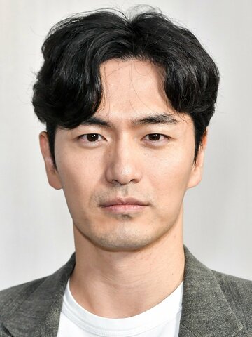 Lee Jin-wook Headshot